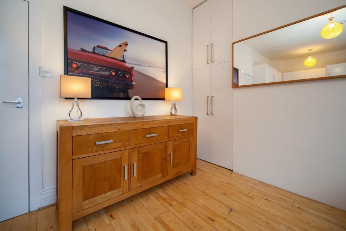 Lovely 2 Bedroom Apartment In Tooting Londres Exterior foto
