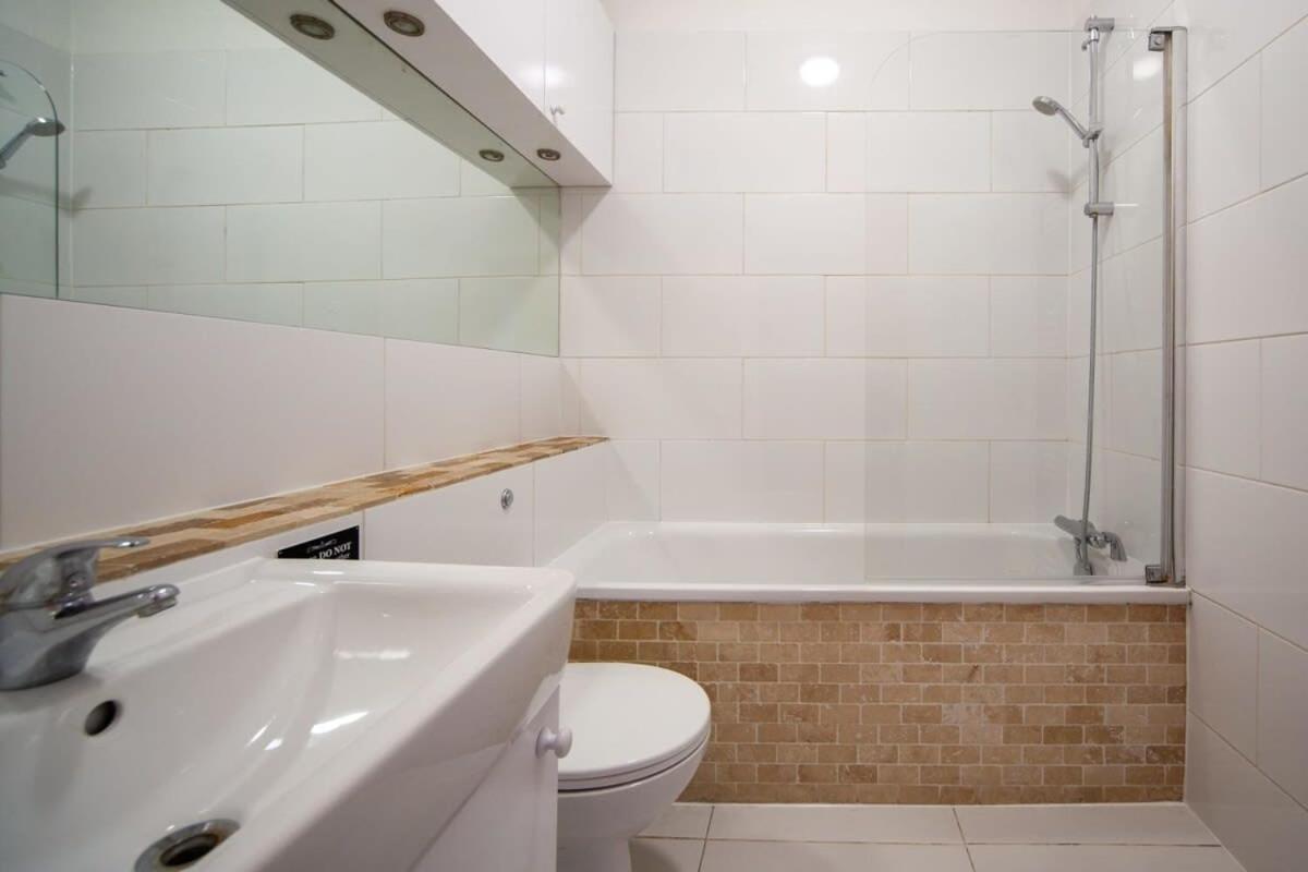 Lovely 2 Bedroom Apartment In Tooting Londres Exterior foto
