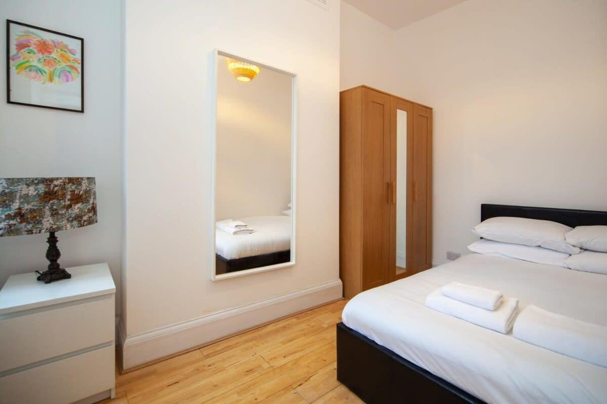 Lovely 2 Bedroom Apartment In Tooting Londres Exterior foto